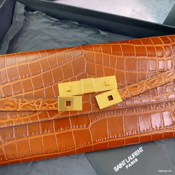 CROCODILE-EMBOSSED LEATHER CLUTCH YSL IN MANHATTAN 0613